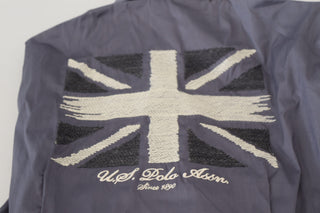 Blusa gris con cuello y mangas largas estampada