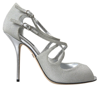 Zapatos de salón con tacón y sandalias plateadas brillantes