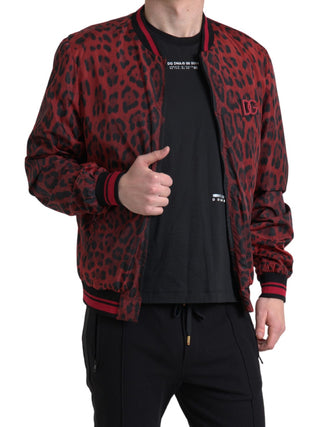 Chaqueta corta bomber con estampado de leopardo rojo