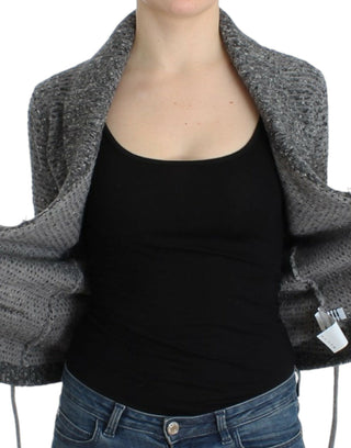 Strickjacke aus grauer Wolle