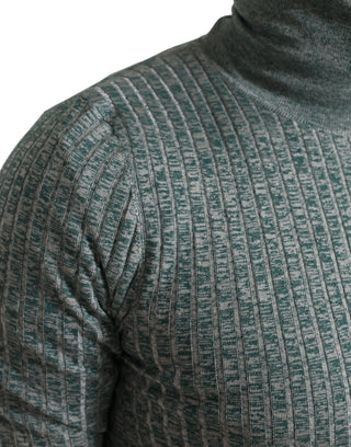 Jersey verde de poliéster con cuello alto  