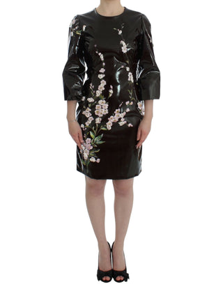 Vestido de tubo negro con flores y mangas 3/4