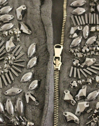 Vestido de encaje floral negro con cristales incrustados