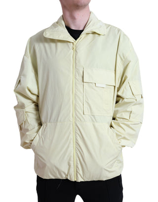 Parka amarilla de nailon con cuello y cierre completo  