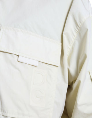 Parka amarilla de nailon con cuello y cierre completo  