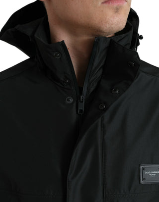 Schwarze Polyester-Kapuzenjacke mit Logo-Plakette