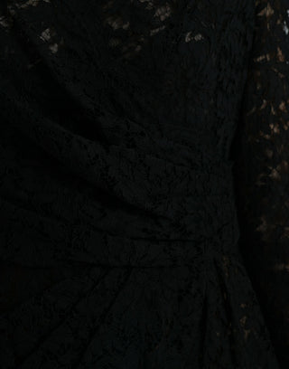 Vestido corto ajustado de algodón negro con encaje
