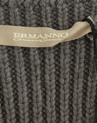 Suéter de punto gris de lana merino
