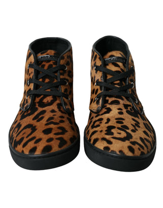 Zapatillas marrones de cuero con pelo de poni y estampado de leopardo