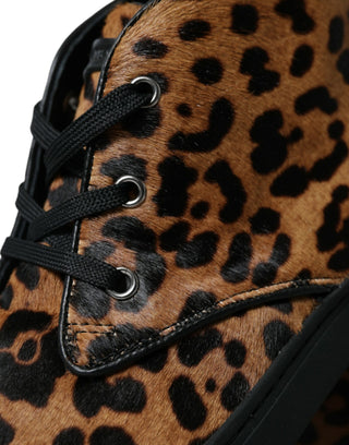 Zapatillas marrones de cuero con pelo de poni y estampado de leopardo