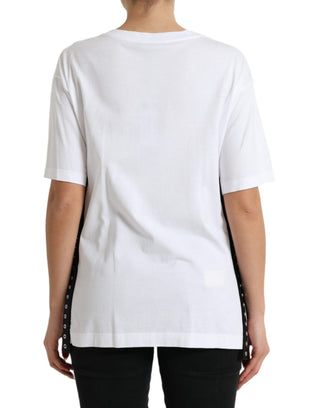 Camiseta blanca con estampado de eslogan y detalles de cordones
