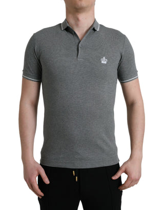 Graues kurzärmeliges T-Shirt mit Kragen und Krone