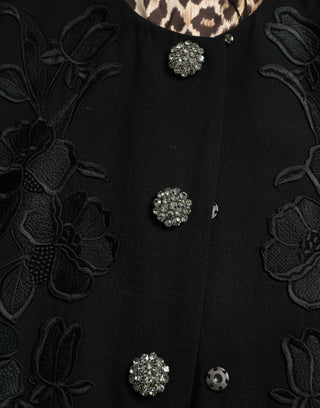 Schwarze, mit Blumen bestickte Wolljacke mit Knopfverzierungen