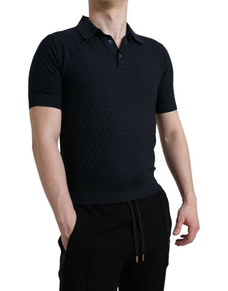 Polo azul oscuro con cuello y mangas cortas