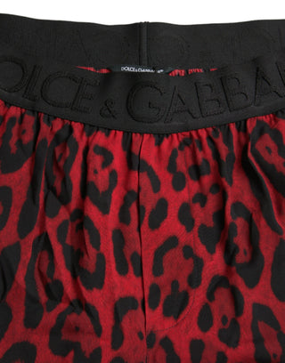 Bermudas rojas de viscosa con estampado de leopardo