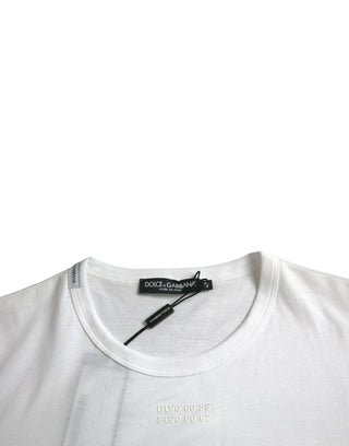 Weißes Baumwoll-T-Shirt mit kurzen Ärmeln und Brusttasche