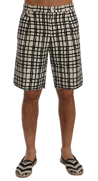 Weiß-schwarz gestreifte Freizeit-Shorts