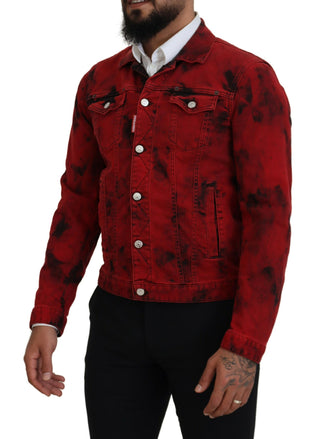 Chaqueta vaquera de hombre roja con estampado tie dye negro y cuello