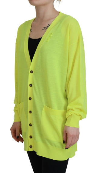 Gelber gestrickter Cardigan mit Knöpfen aus Wolle