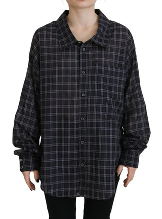 Camisa negra a cuadros con cuello y botones, mangas largas