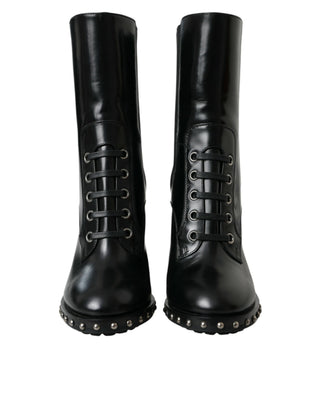 Schwarze Leder-Schnürstiefel mit Nieten