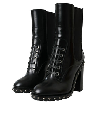 Schwarze Leder-Schnürstiefel mit Nieten