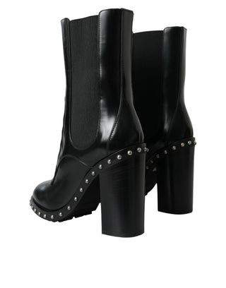 Schwarze Leder-Schnürstiefel mit Nieten