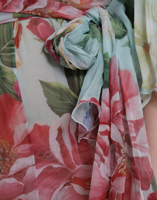 Blaues Maxikleid mit Blumenmuster und Stufenrock
