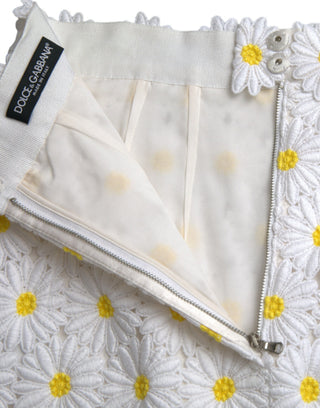 Falda corta línea A blanca con estampado floral