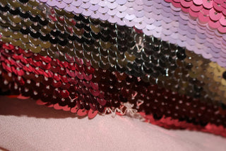 Vestido de gala rosa con flores y lentejuelas de cristal
