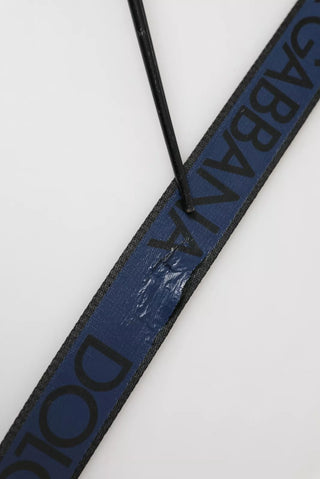 Schwarzer blauer Logo-Gürtel mit silberner Metallschnalle