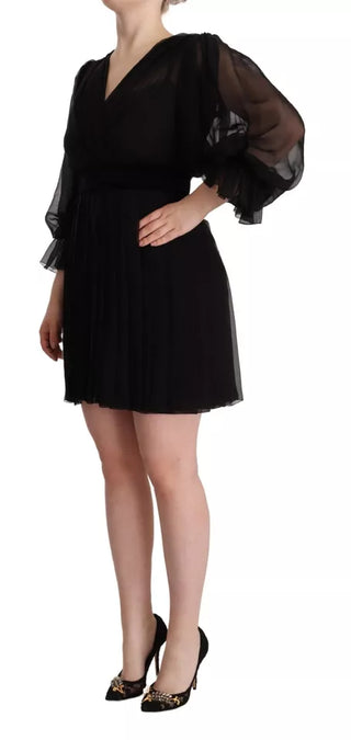 Schwarzes A-Linien-Minikleid mit V-Ausschnitt und langen Ärmeln