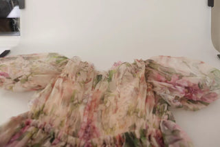 Langes Maxikleid mit mehrfarbigem Blumendruck