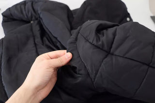 Schwarzer Nylon-Kapuzenparka Winterjacke