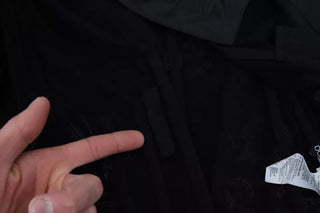 Schwarzes Korsett aus durchsichtiger Spitze mit Organza-Seidenjacke