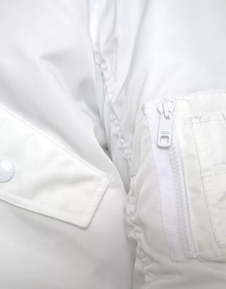 Chaqueta bomber blanca de manga larga con cremallera completa