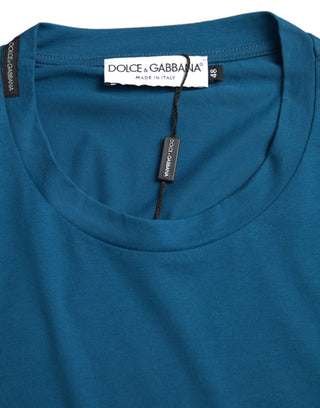 Camiseta azul de manga corta con cuello redondo y logo  
