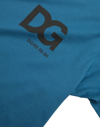 Camiseta azul de manga corta con cuello redondo y logo  