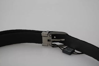 Cinturón de hombre de terciopelo negro con hebilla metálica plateada