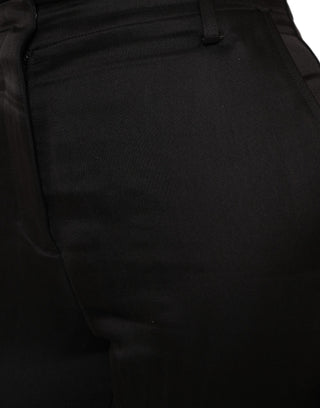 Pantalones capri negros de cintura alta y corte cropped