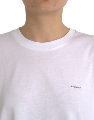 Camiseta blanca de algodón con cuello redondo y mangas cortas