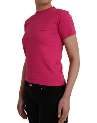 Camiseta rosa de algodón con cuello redondo y mangas cortas tipo tee
