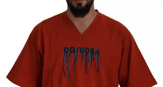 Camiseta roja de algodón con bordado de logo y cuello redondo