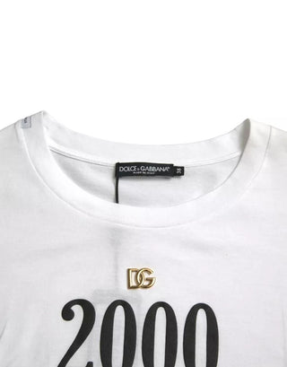 Camiseta blanca con estampado de eslogan y detalles de cordones
