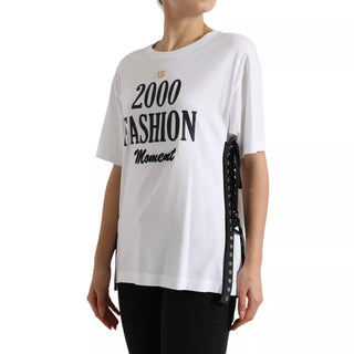 Camiseta blanca con estampado de eslogan y detalles de cordones