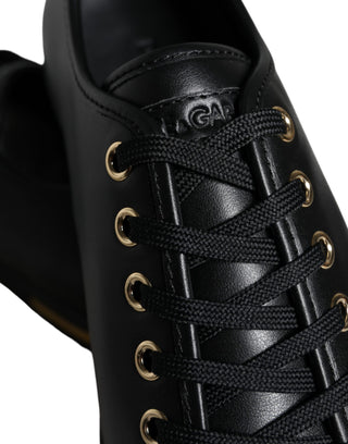 Zapatillas clásicas de cuero negro y dorado