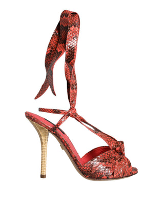 Sandalias con tacones de cuero exótico coral  
