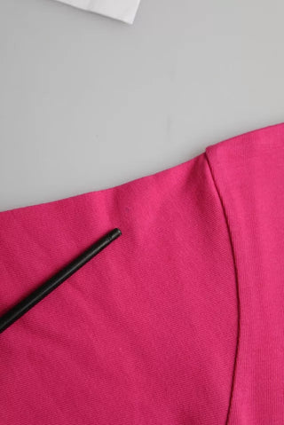 Camiseta rosa de algodón con cuello redondo y mangas cortas tipo tee top