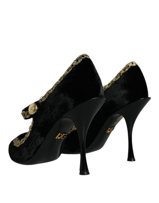 Zapatos Mary Janes de terciopelo negro con detalles dorados