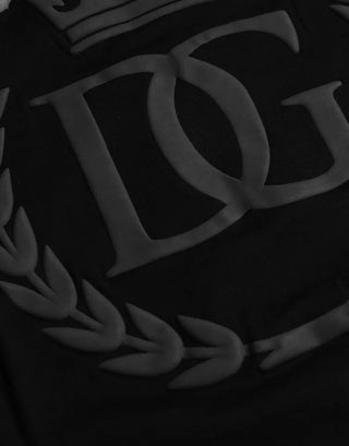 Camiseta negra de algodón con logo en relieve y cuello redondo